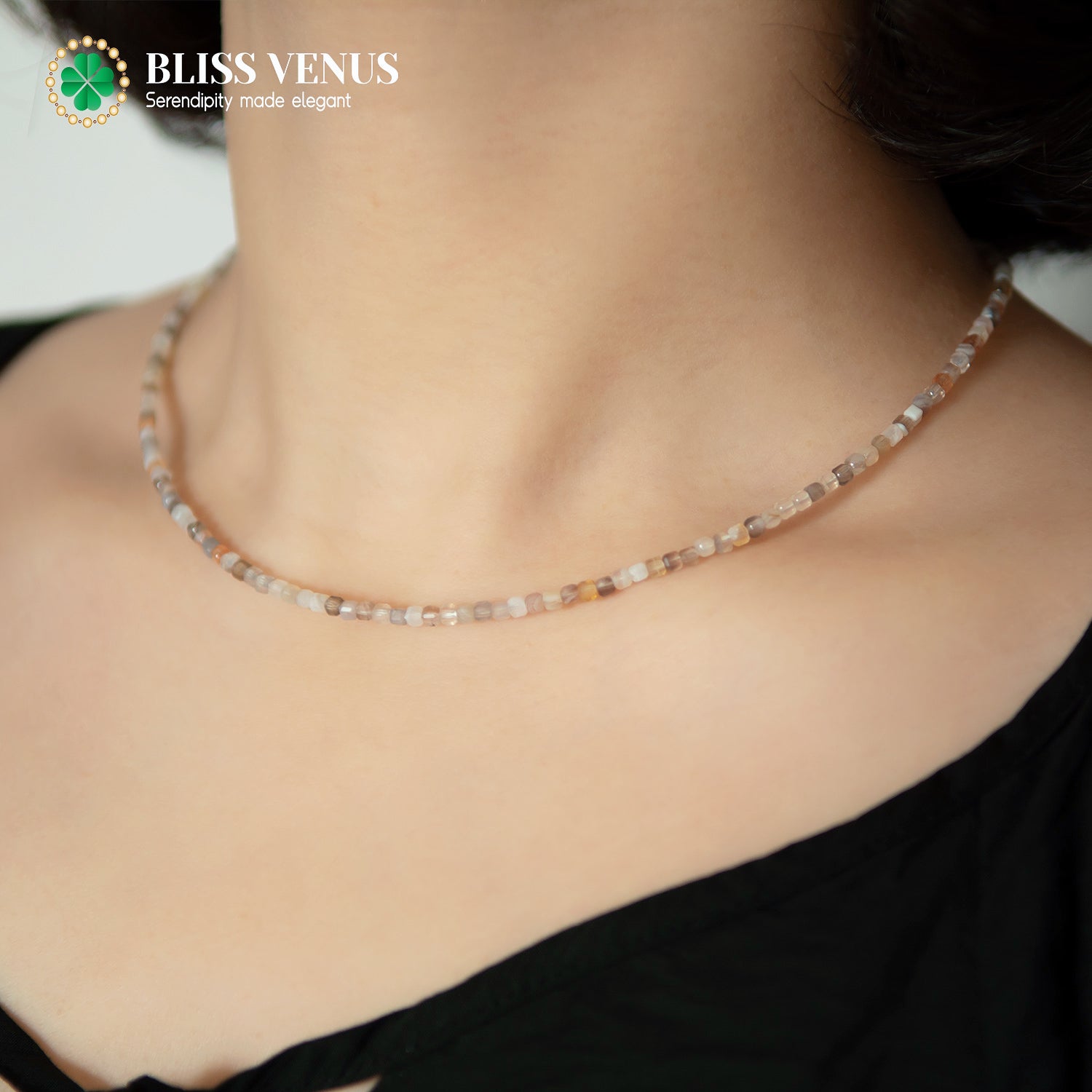 Lucky star Persian Gulf agate necklace packaging or presentation view