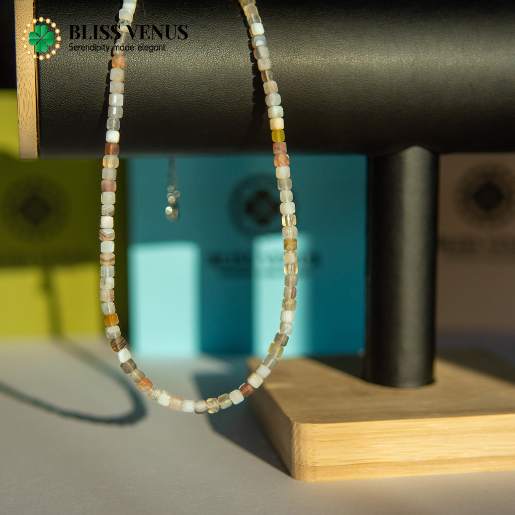 Persian Gulf agate short necklace worn as choker, showing elegant layering style
